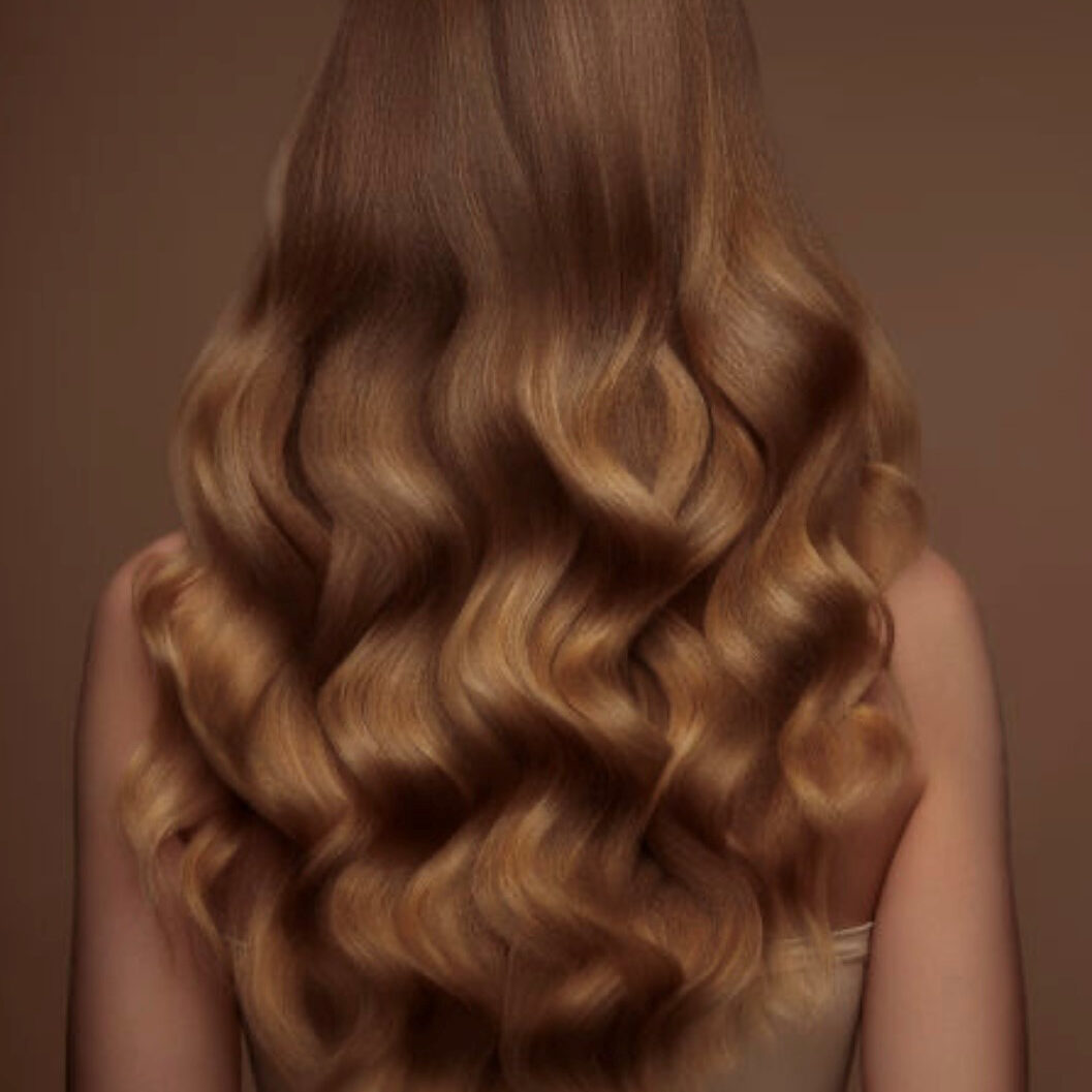Blonde_back_of_head